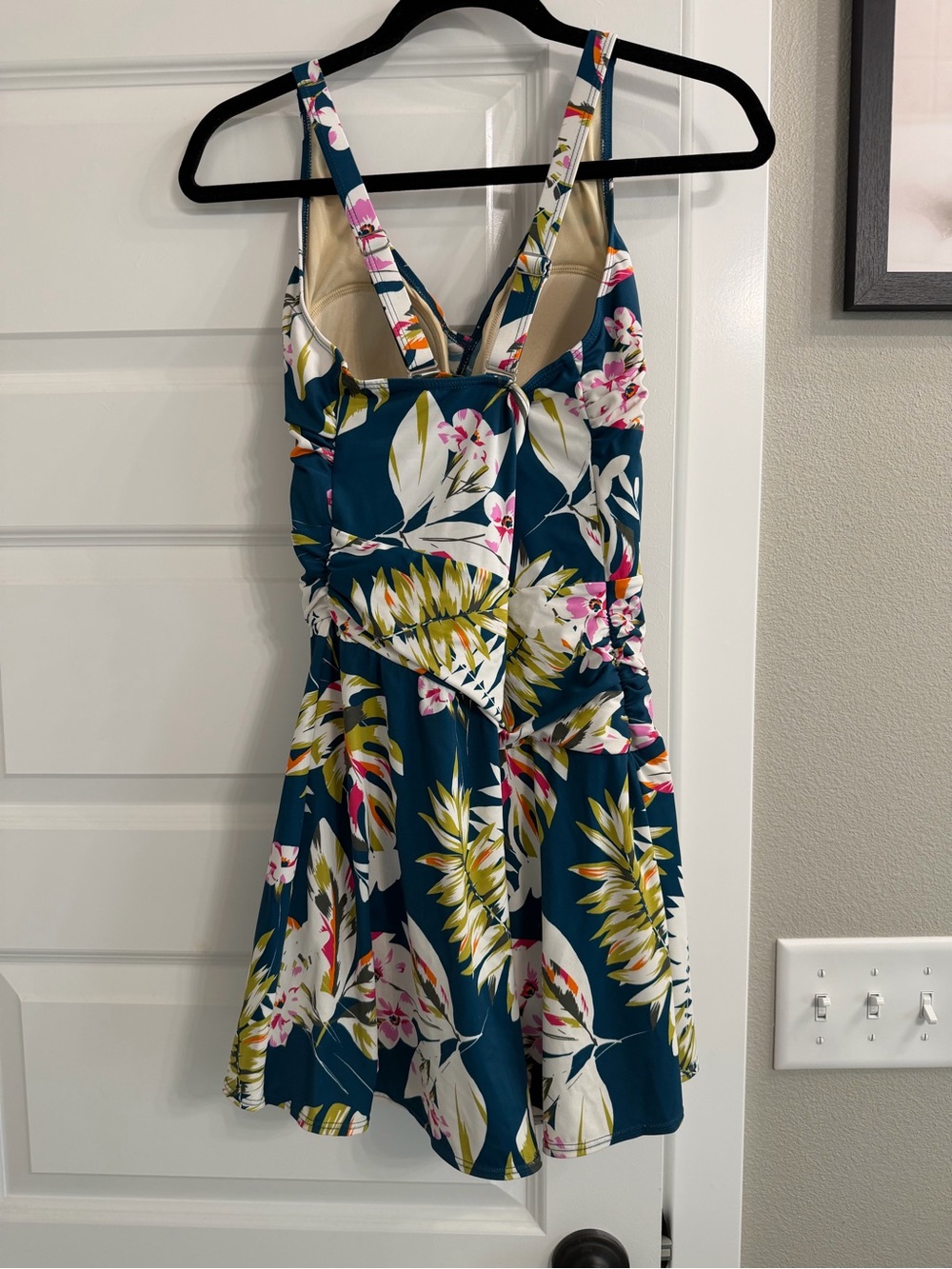 Denim and Co Beach Regular V Neck Ruched Waist Swim Dress Size 10 Tropical Print - Picture 3 of 12